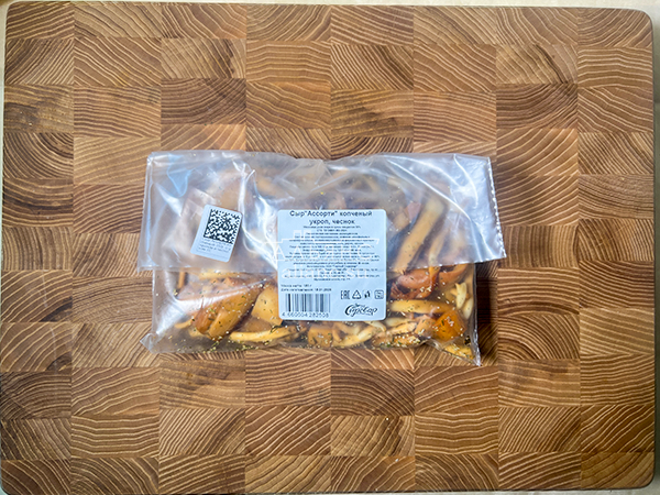 Сыр 150 гр ГОРНЫЙ СЫРОВАР (Ассорти копчёный с укропом и чесноком) в Новомосковске